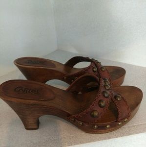 Carlos wooden sole heels